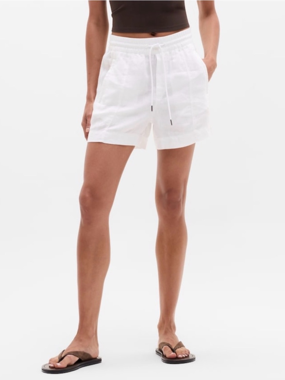 Athleta Retreat Linen Mid-Rise 4” Short